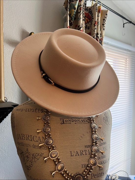 Accessories - Beige Wide-Brim Wool Felt Hat with Brown Band - Unbranded